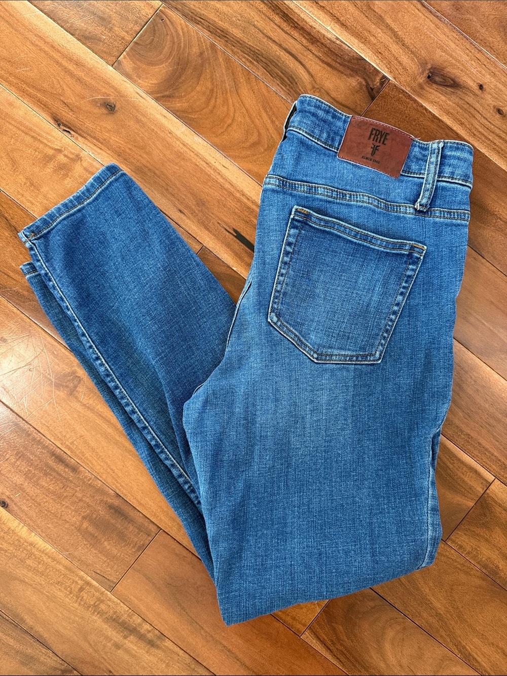 Frye Women's Classic Mid-Rise Skinny Jeans